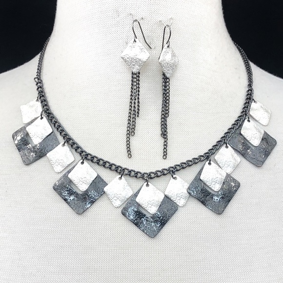Gun metal & Silver Tone Statement Necklace Earring Set - Picture 1 of 3